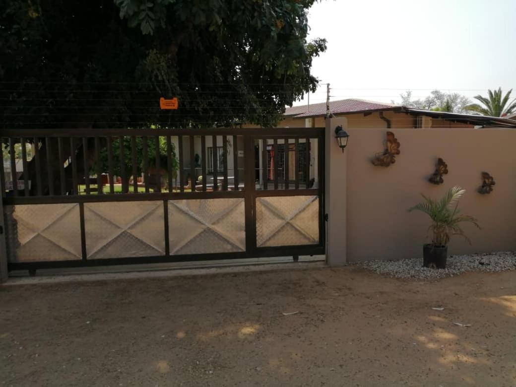 El-Kole Bed And Breakfast Tsumeb Ngoại thất bức ảnh